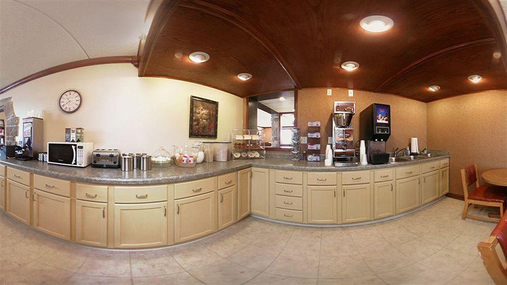 Knights Inn And Suites - Grand Forks Kültér fotó