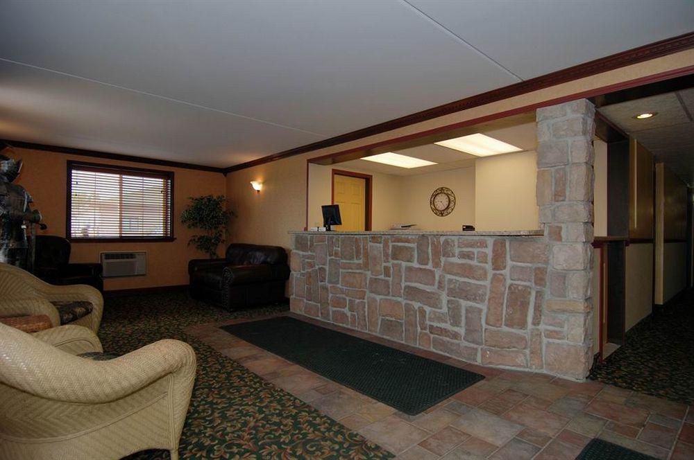 Knights Inn And Suites - Grand Forks Kültér fotó