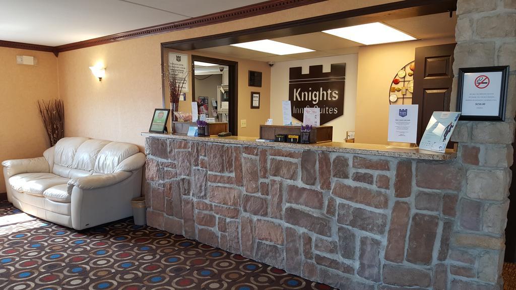 Knights Inn And Suites - Grand Forks Kültér fotó