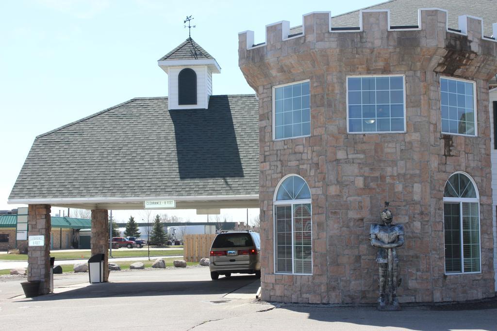 Knights Inn And Suites - Grand Forks Kültér fotó