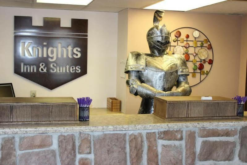 Knights Inn And Suites - Grand Forks Kültér fotó